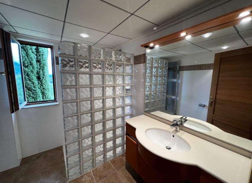 Odsprzedaż - Finca rústica - Penaguila