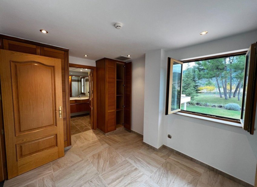 Odsprzedaż - Finca rústica - Penaguila