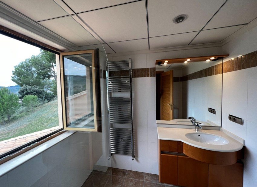 Odsprzedaż - Finca rústica - Penaguila