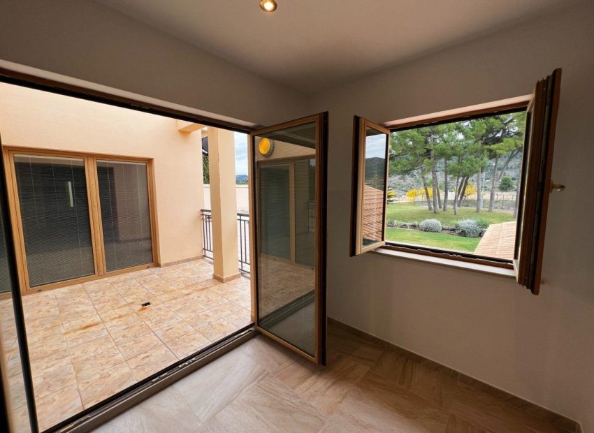 Odsprzedaż - Finca rústica - Penaguila