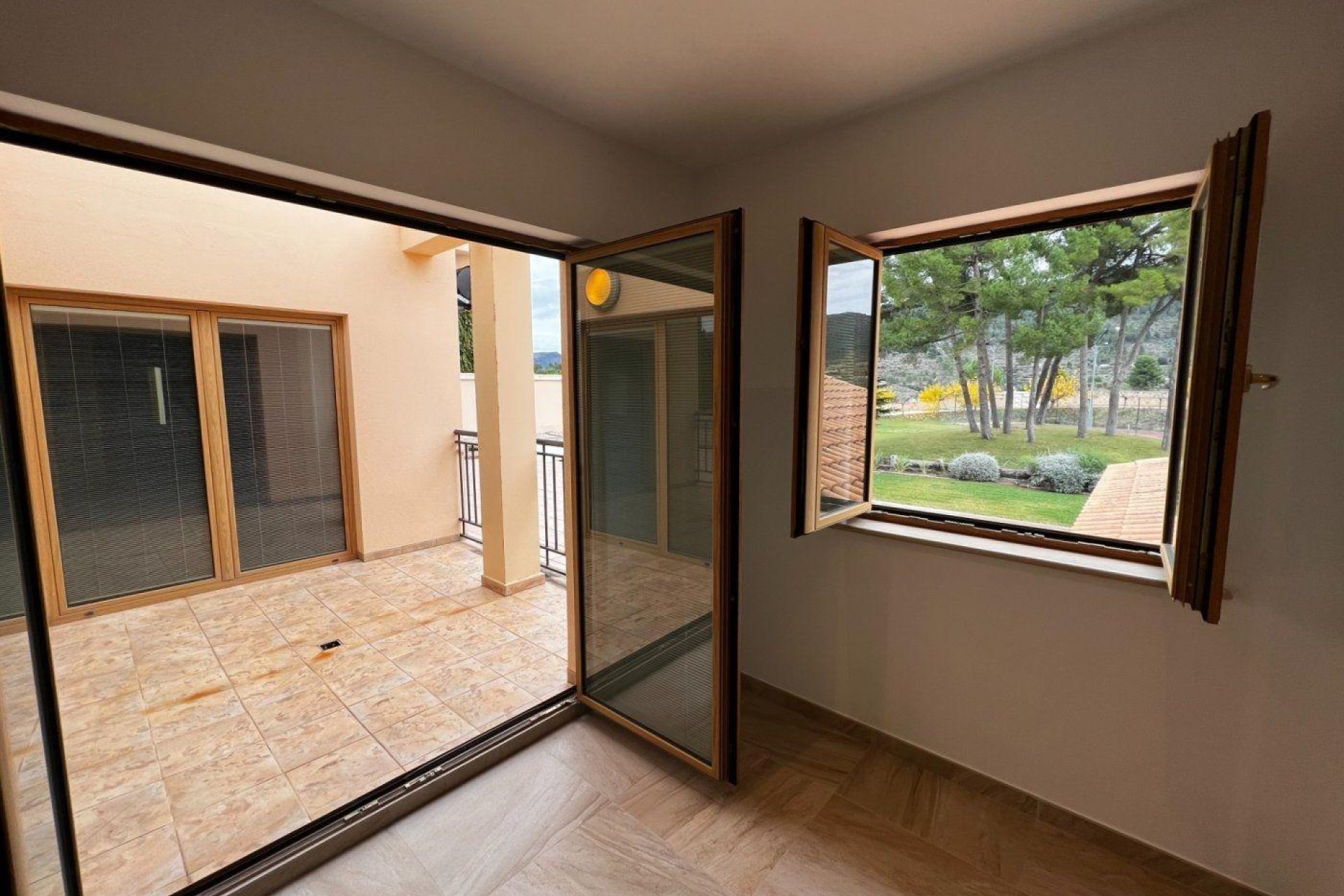 Odsprzedaż - Finca rústica - Penaguila