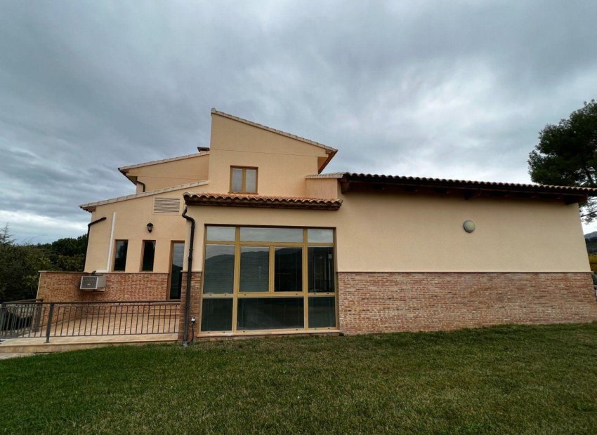 Odsprzedaż - Finca rústica - Penaguila