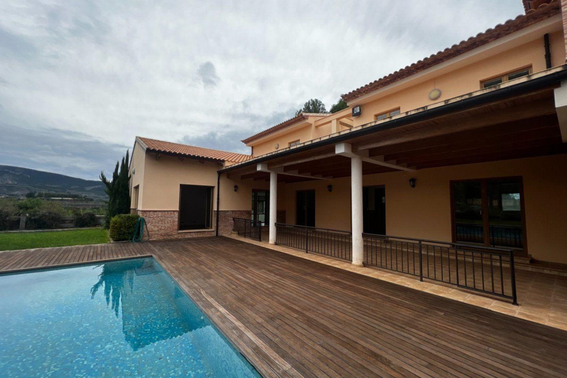 Odsprzedaż - Finca rústica - Penaguila