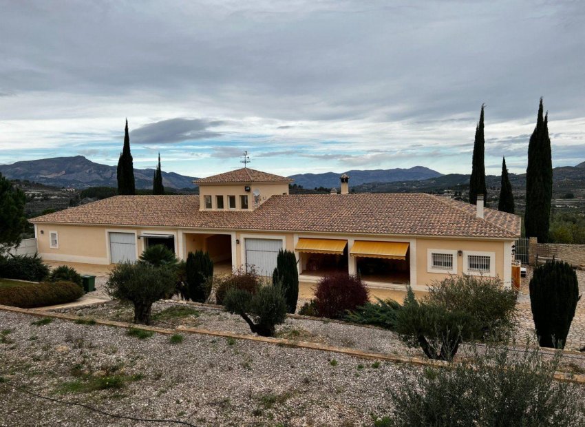 Odsprzedaż - Finca rústica - Penaguila