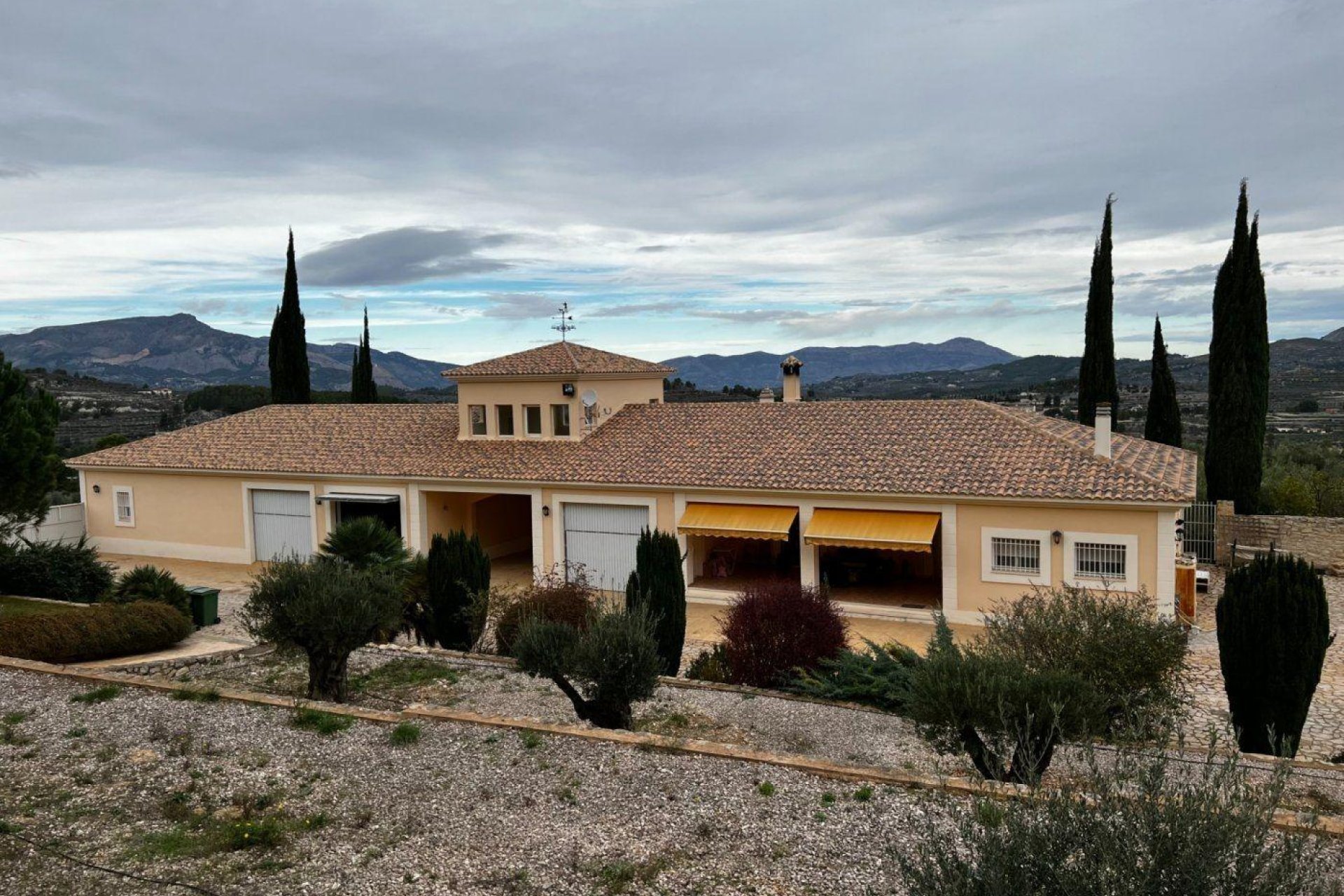 Odsprzedaż - Finca rústica - Penaguila