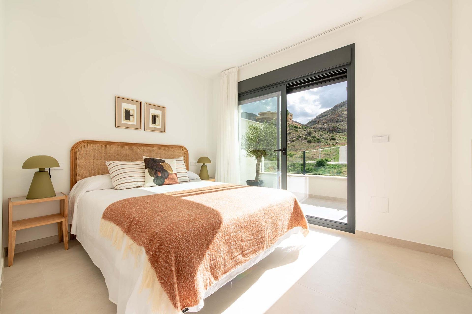 Odsprzedaż - Kamienica - Cox