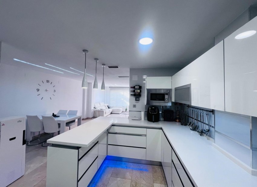 Odsprzedaż - Kamienica - Elche - Campo de Fútbol