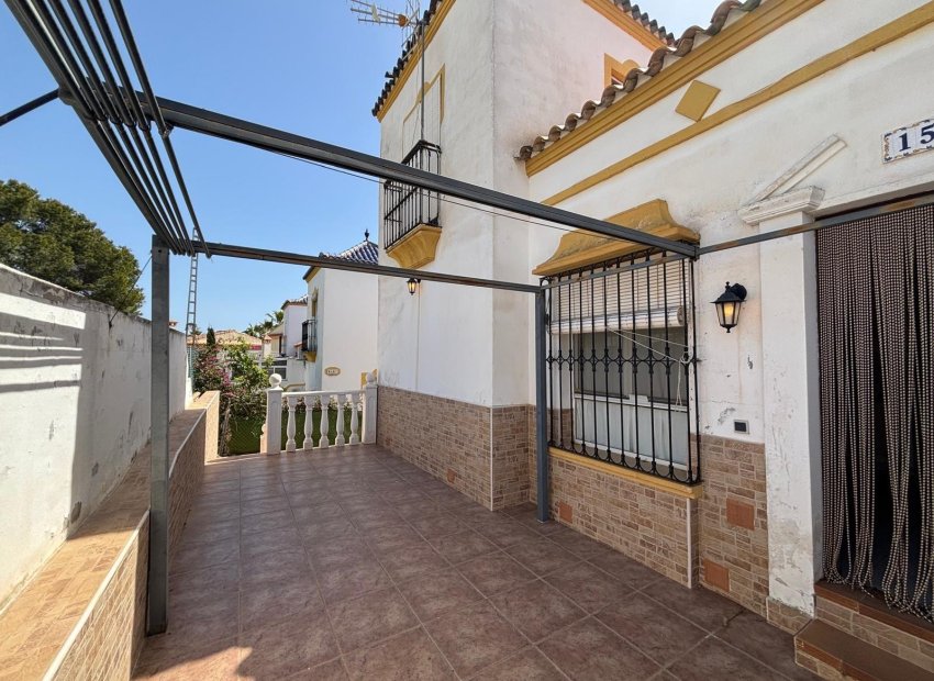 Odsprzedaż - Kamienica - Torrevieja - Los altos