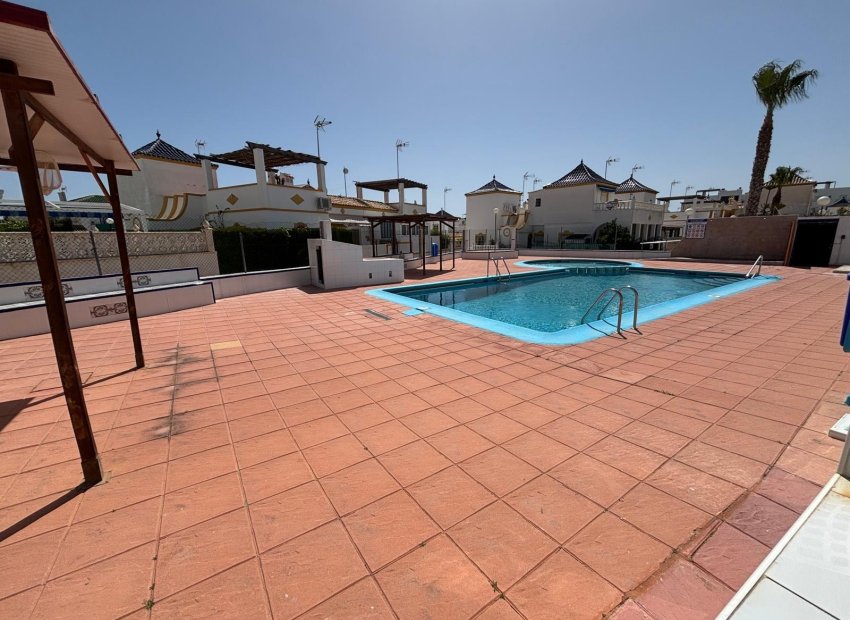 Odsprzedaż - Kamienica - Torrevieja - Los altos