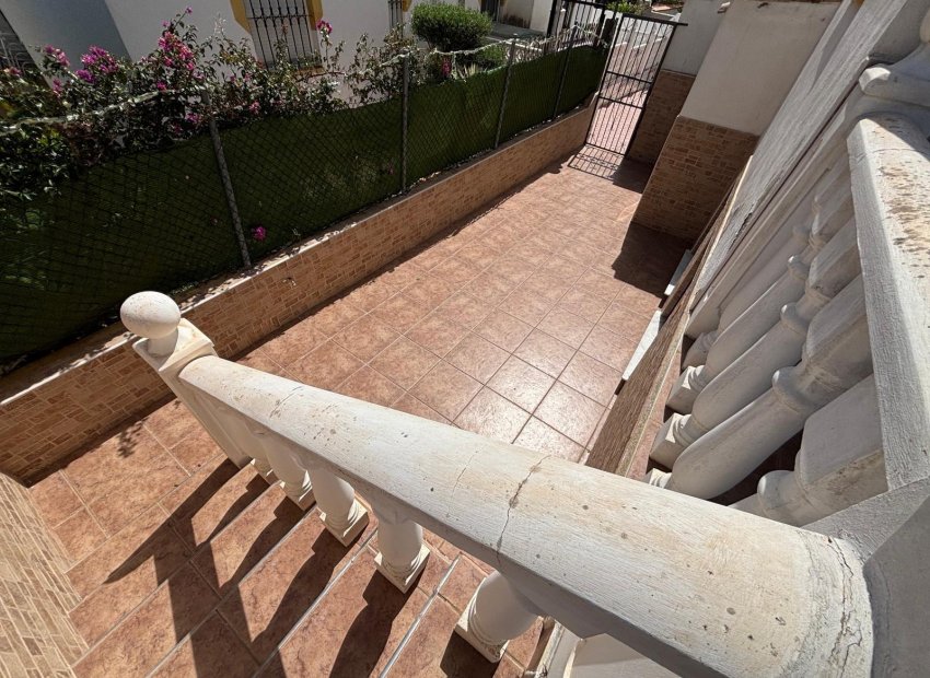 Odsprzedaż - Kamienica - Torrevieja - Los altos