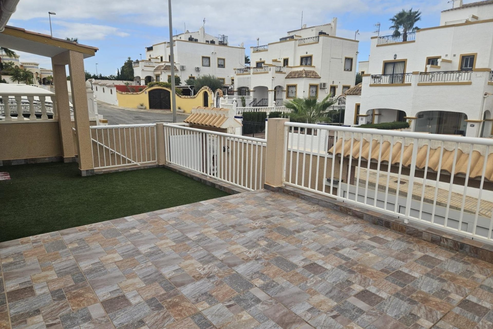 Odsprzedaż - Kamienica - Torrevieja - Orihuela costa