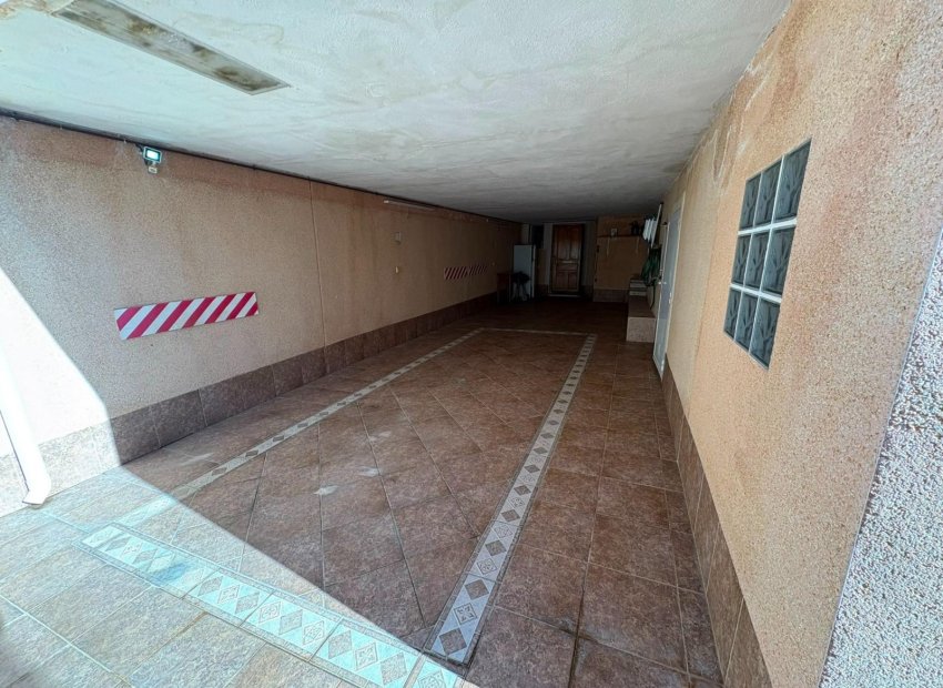 Odsprzedaż - Kamienica - Torrevieja - Orihuela costa