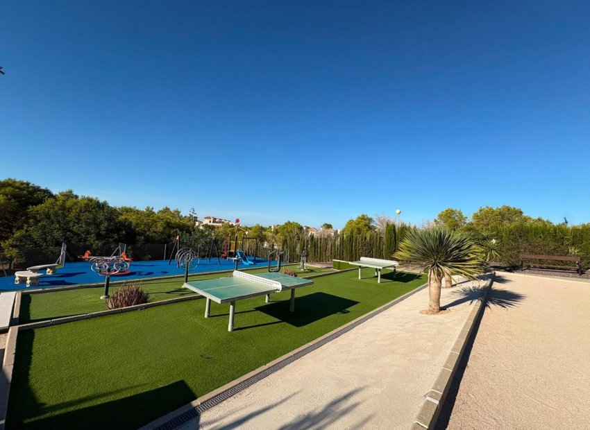 Odsprzedaż - Kamienica - Torrevieja - Orihuela costa