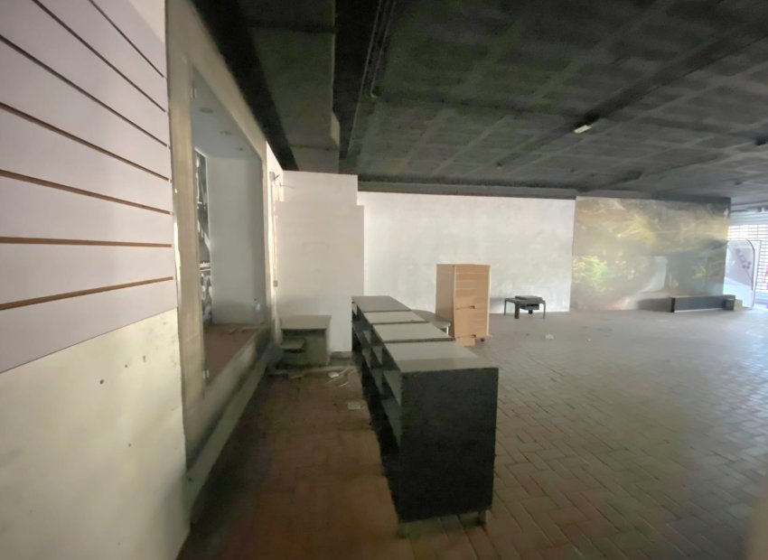 Odsprzedaż - Local comercial - Elche - Zona Universidad