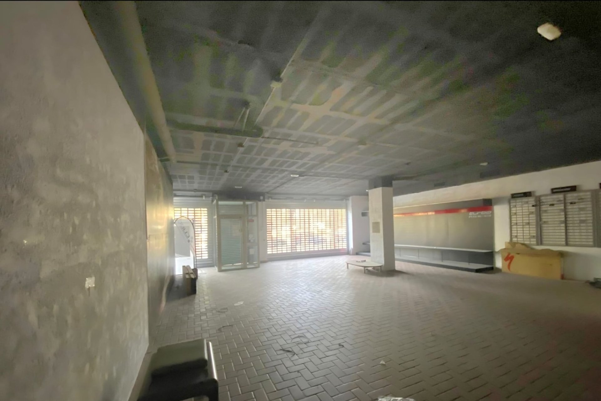 Odsprzedaż - Local comercial - Elche - Zona Universidad