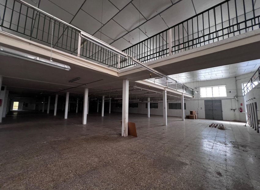 Odsprzedaż - Nave industrial - Albatera - Pueblo 11