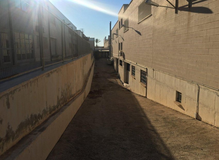 Odsprzedaż - Nave industrial - Elche Pedanías - Poligono torrellano