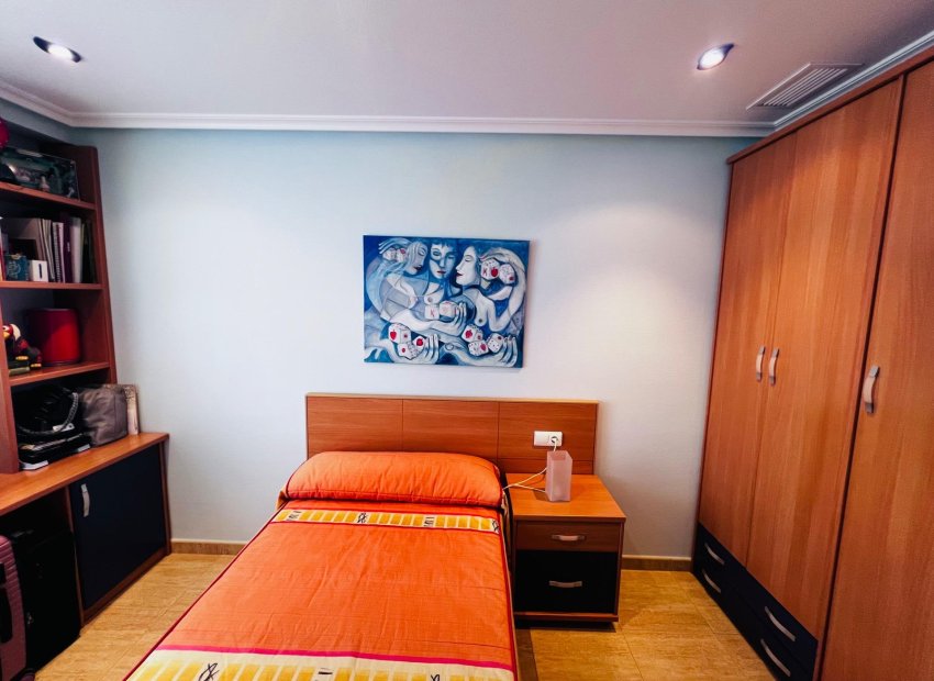 Odsprzedaż - Piso - Elche - Campo de Fútbol