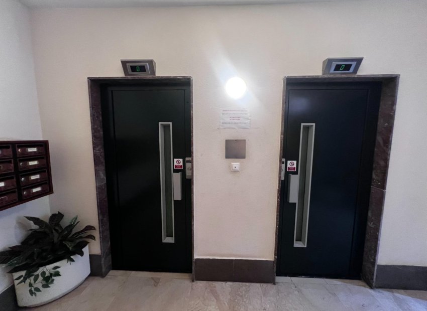 Odsprzedaż - Piso - Santa Pola - Santiago bernabeu