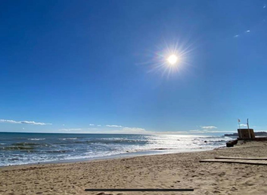 Odsprzedaż - Piso - Torrevieja - Playa de la mata