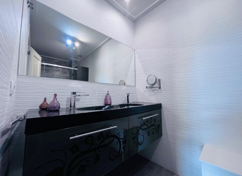 Odsprzedaż - Planta baja - Elche - Zona Universidad