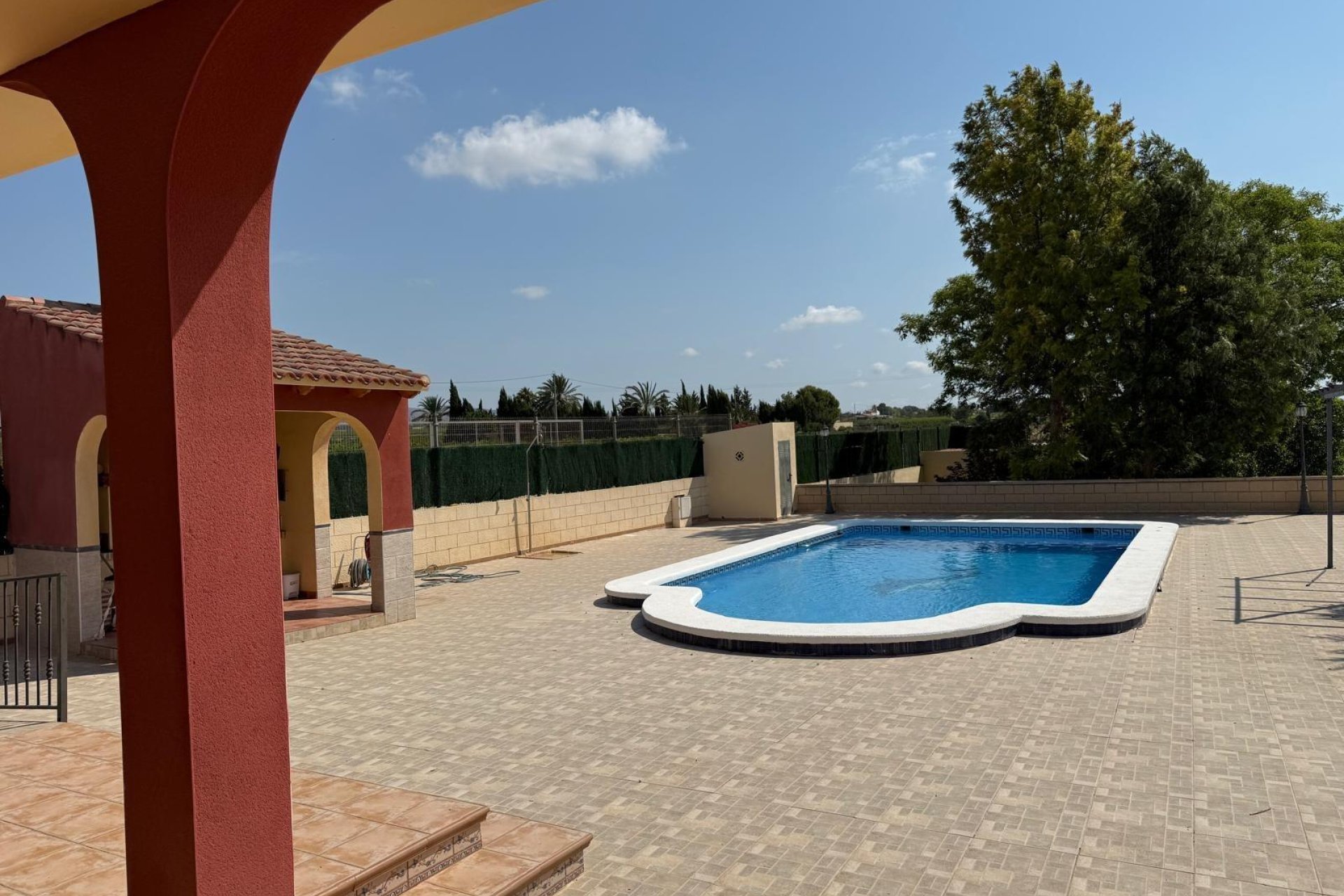 Odsprzedaż - Szalet - Albatera