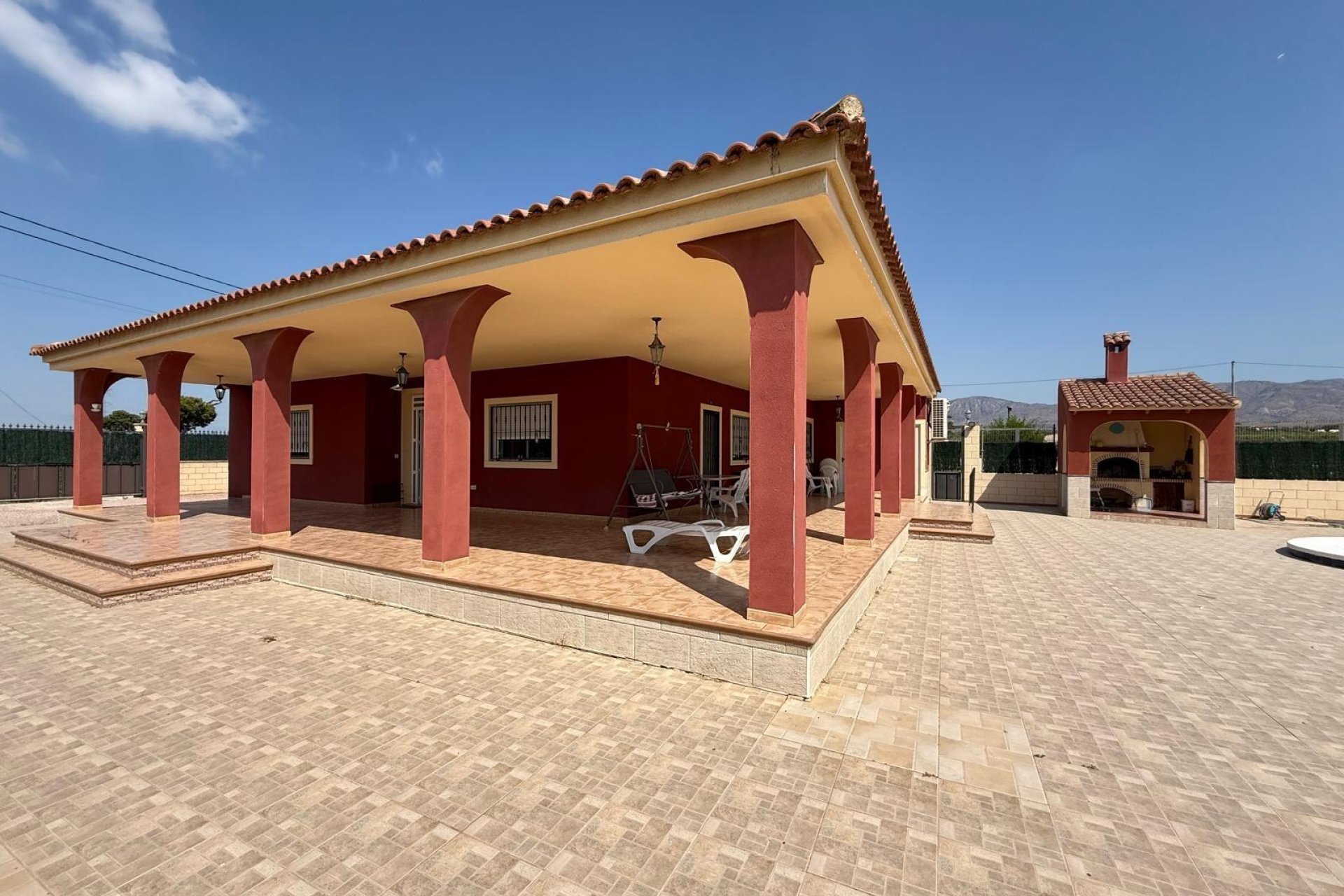 Odsprzedaż - Szalet - Albatera