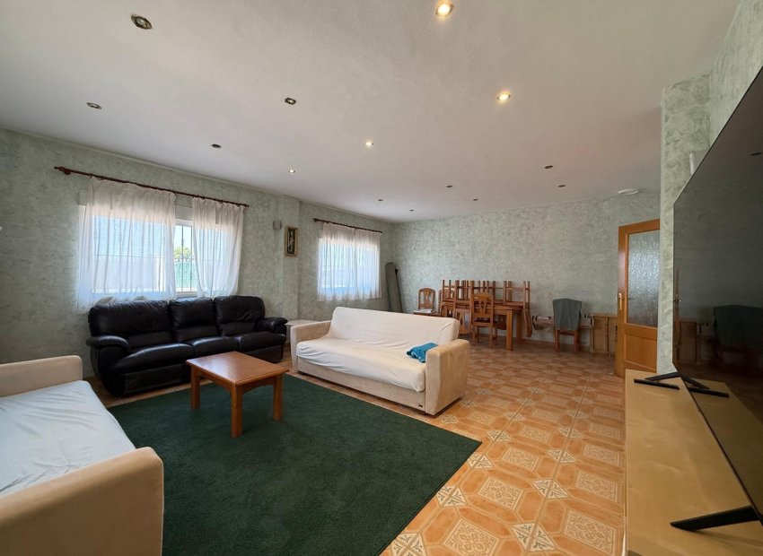 Odsprzedaż - Szalet - Albatera