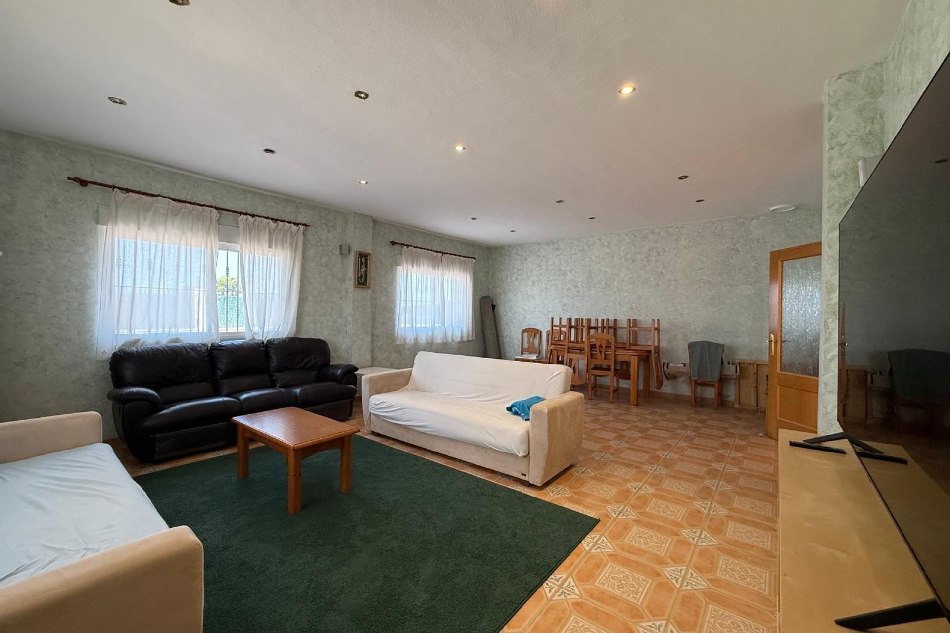 Odsprzedaż - Szalet - Albatera