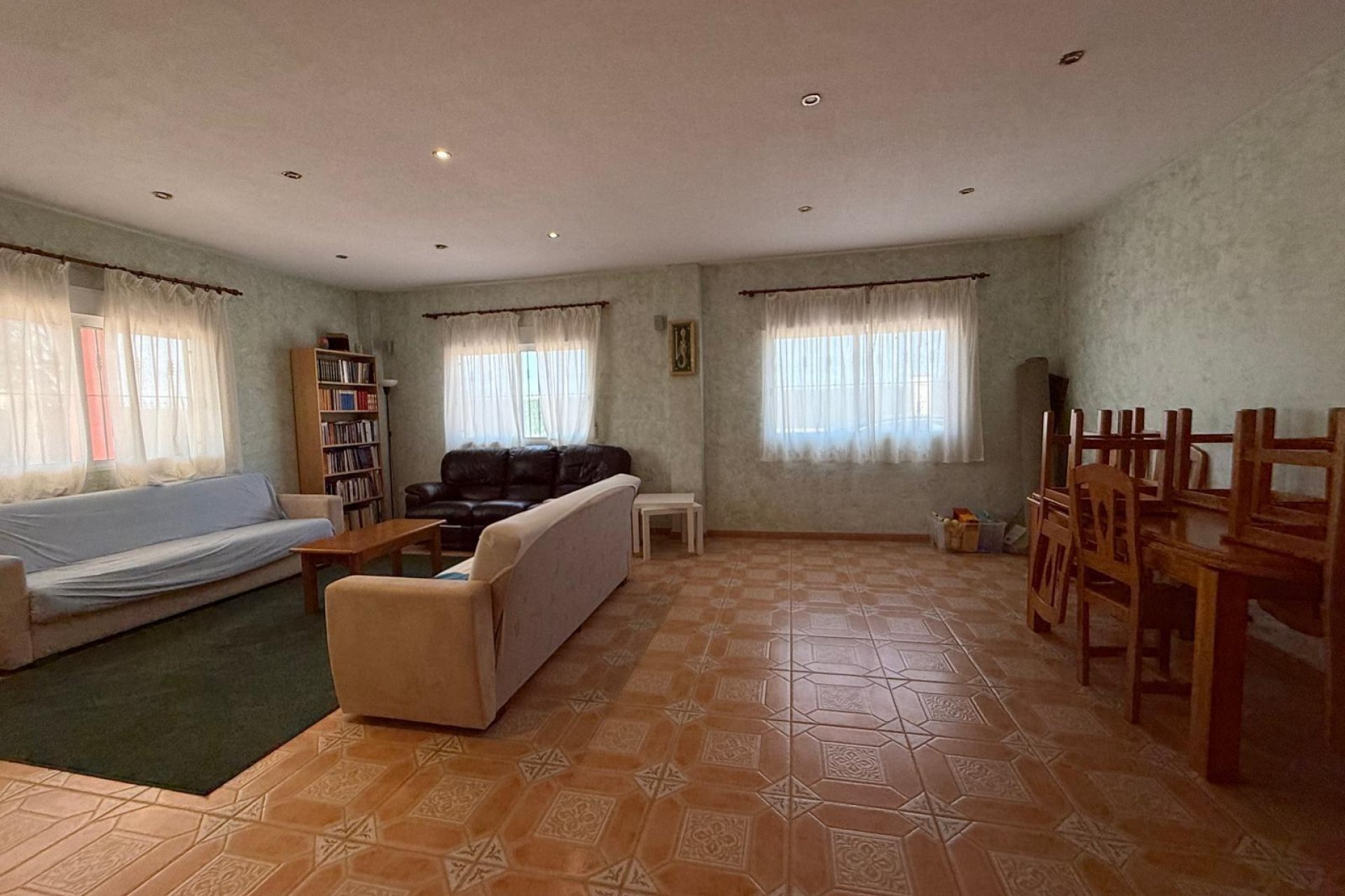 Odsprzedaż - Szalet - Albatera