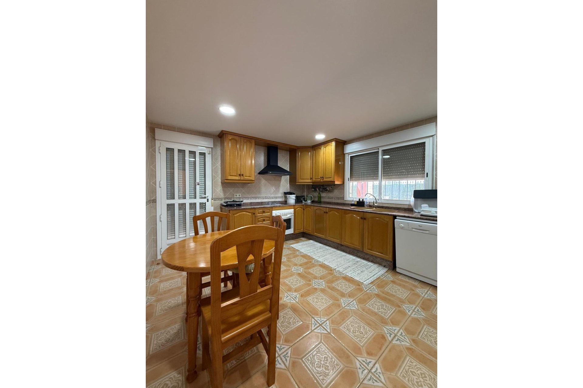 Odsprzedaż - Szalet - Albatera