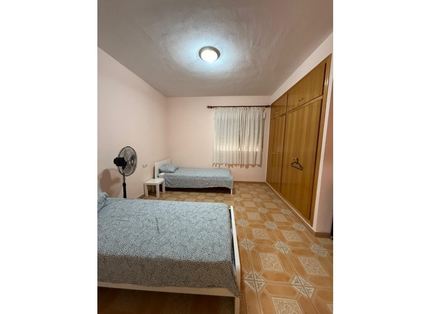 Odsprzedaż - Szalet - Albatera