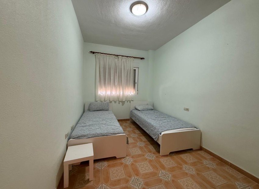 Odsprzedaż - Szalet - Albatera