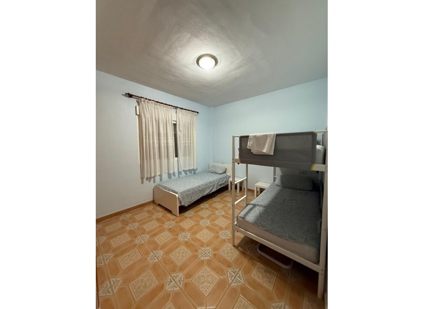 Odsprzedaż - Szalet - Albatera