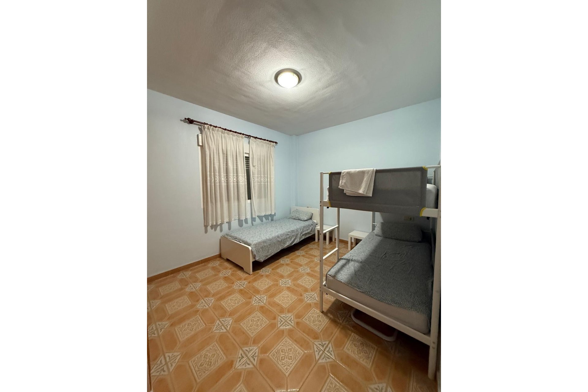 Odsprzedaż - Szalet - Albatera