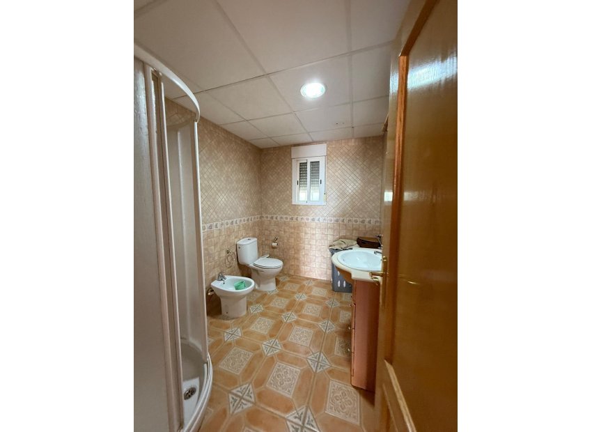 Odsprzedaż - Szalet - Albatera