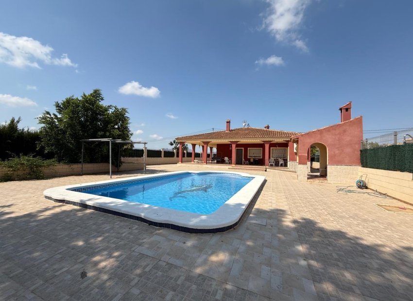 Odsprzedaż - Szalet - Albatera