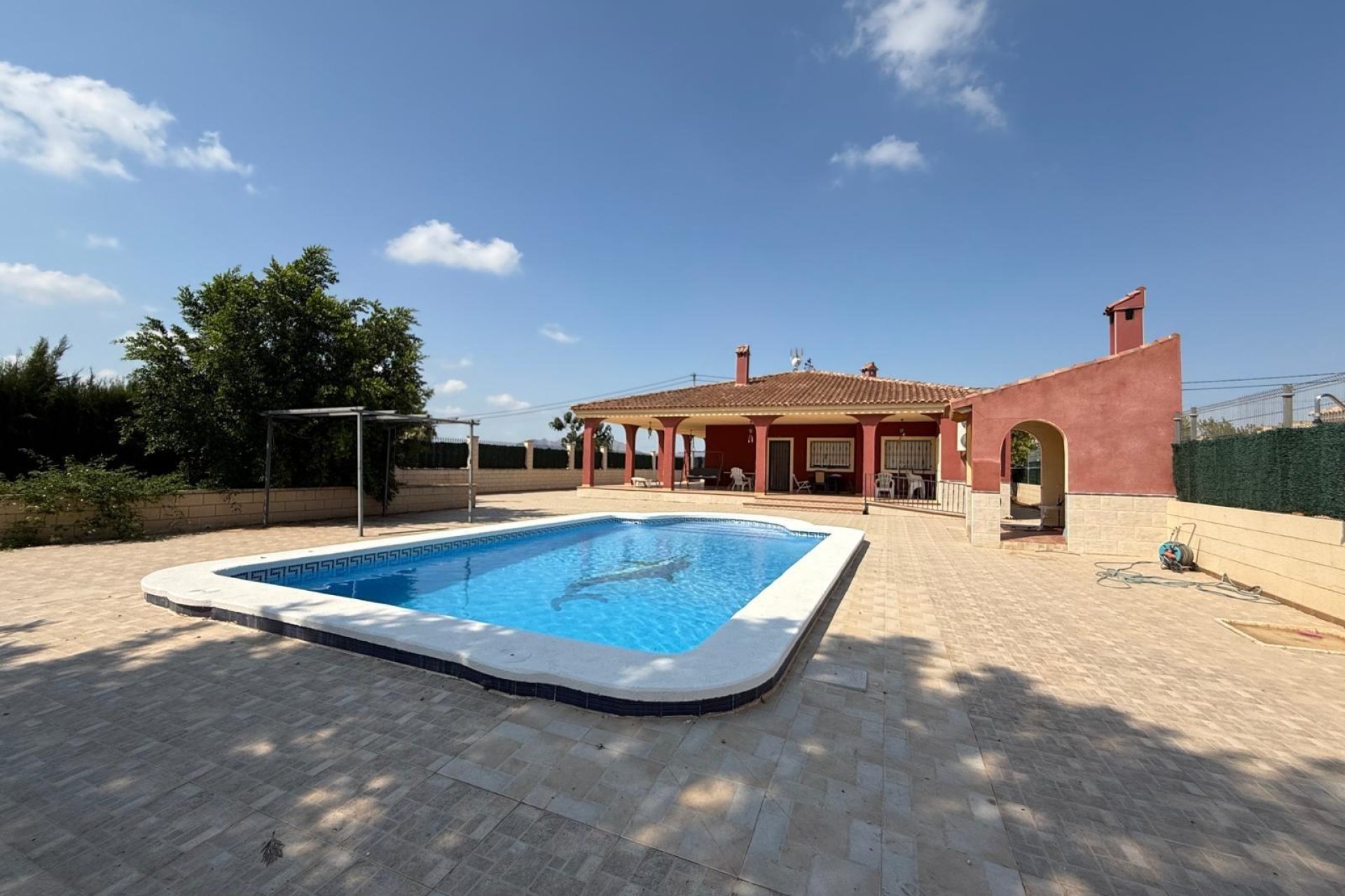 Odsprzedaż - Szalet - Albatera