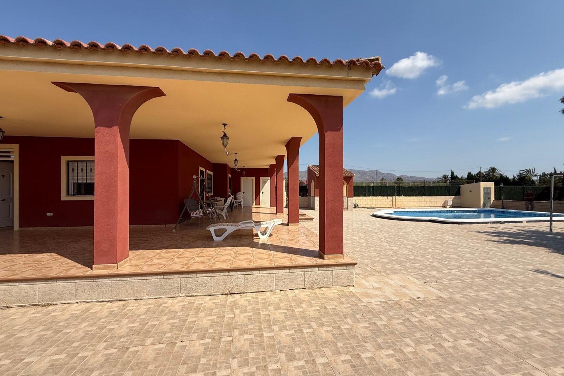 Odsprzedaż - Szalet - Albatera