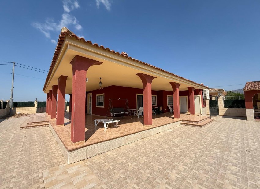 Odsprzedaż - Szalet - Albatera