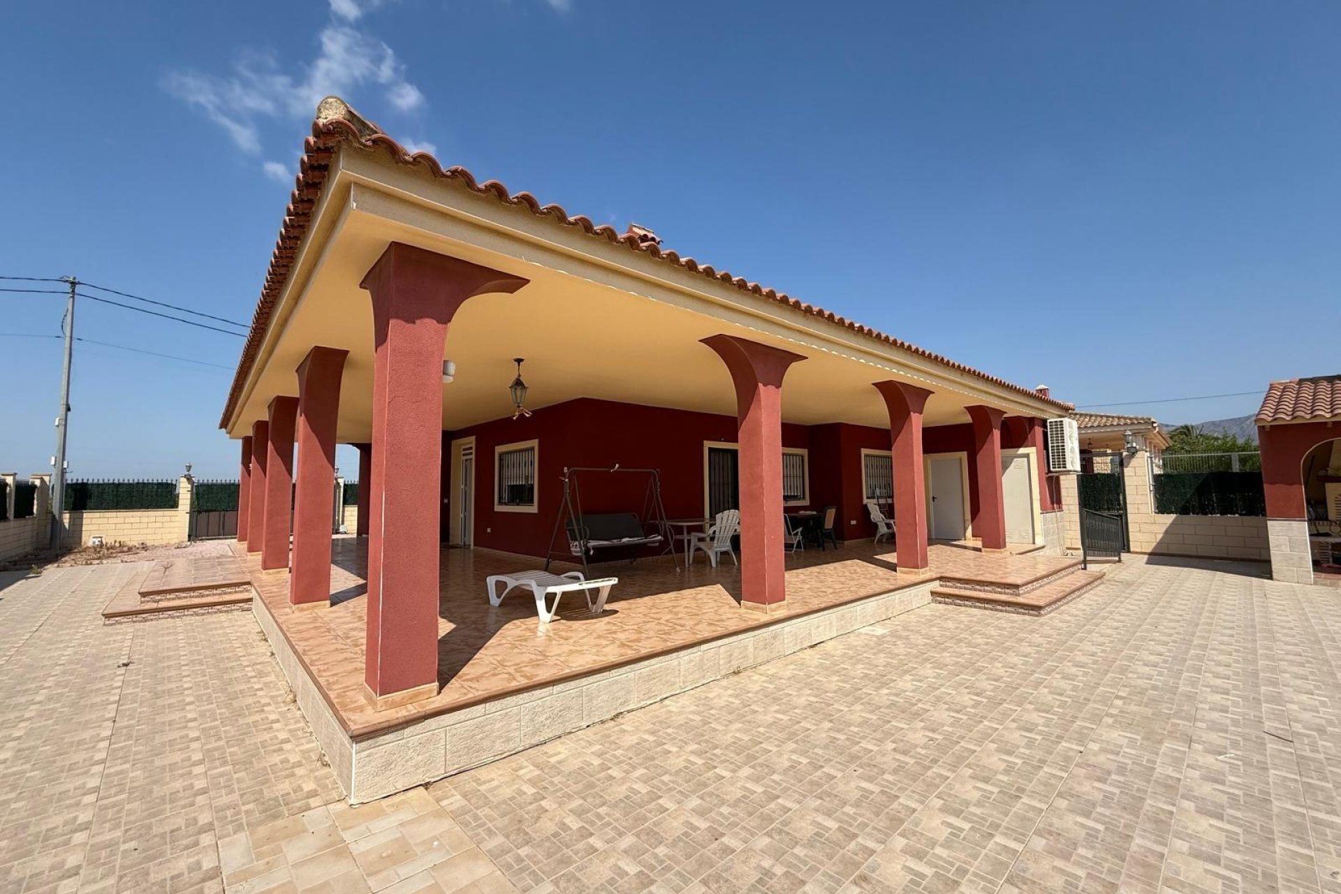 Odsprzedaż - Szalet - Albatera