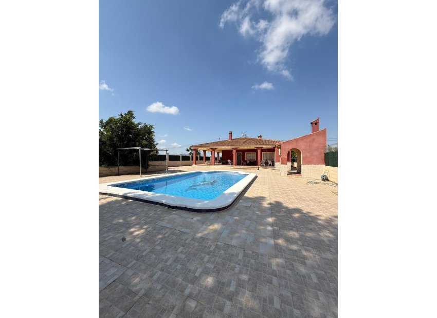 Odsprzedaż - Szalet - Albatera