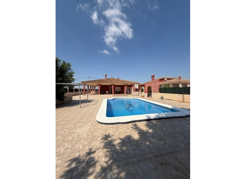 Odsprzedaż - Szalet - Albatera