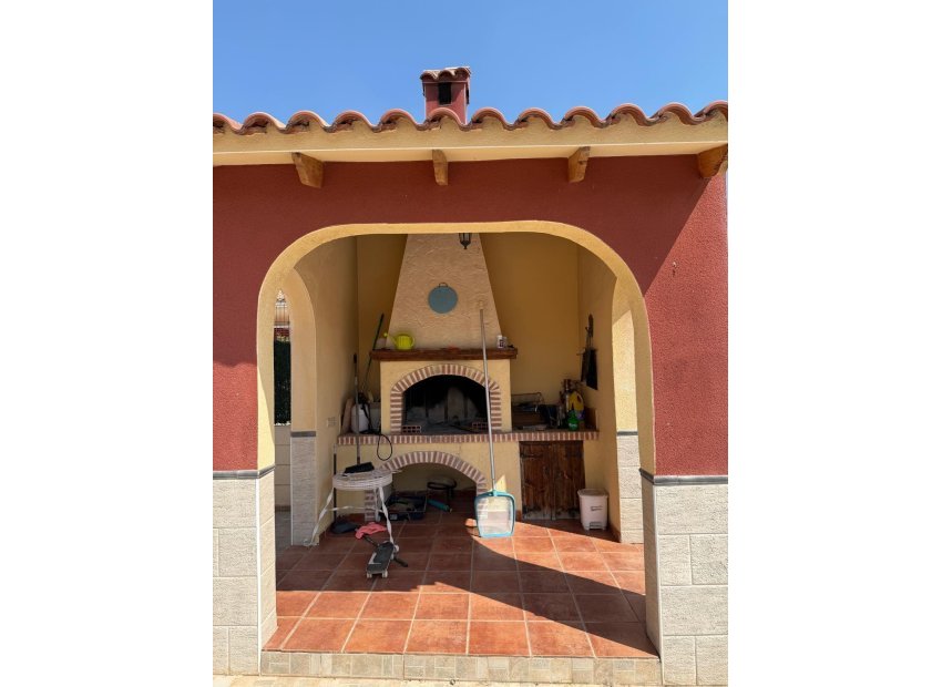 Odsprzedaż - Szalet - Albatera