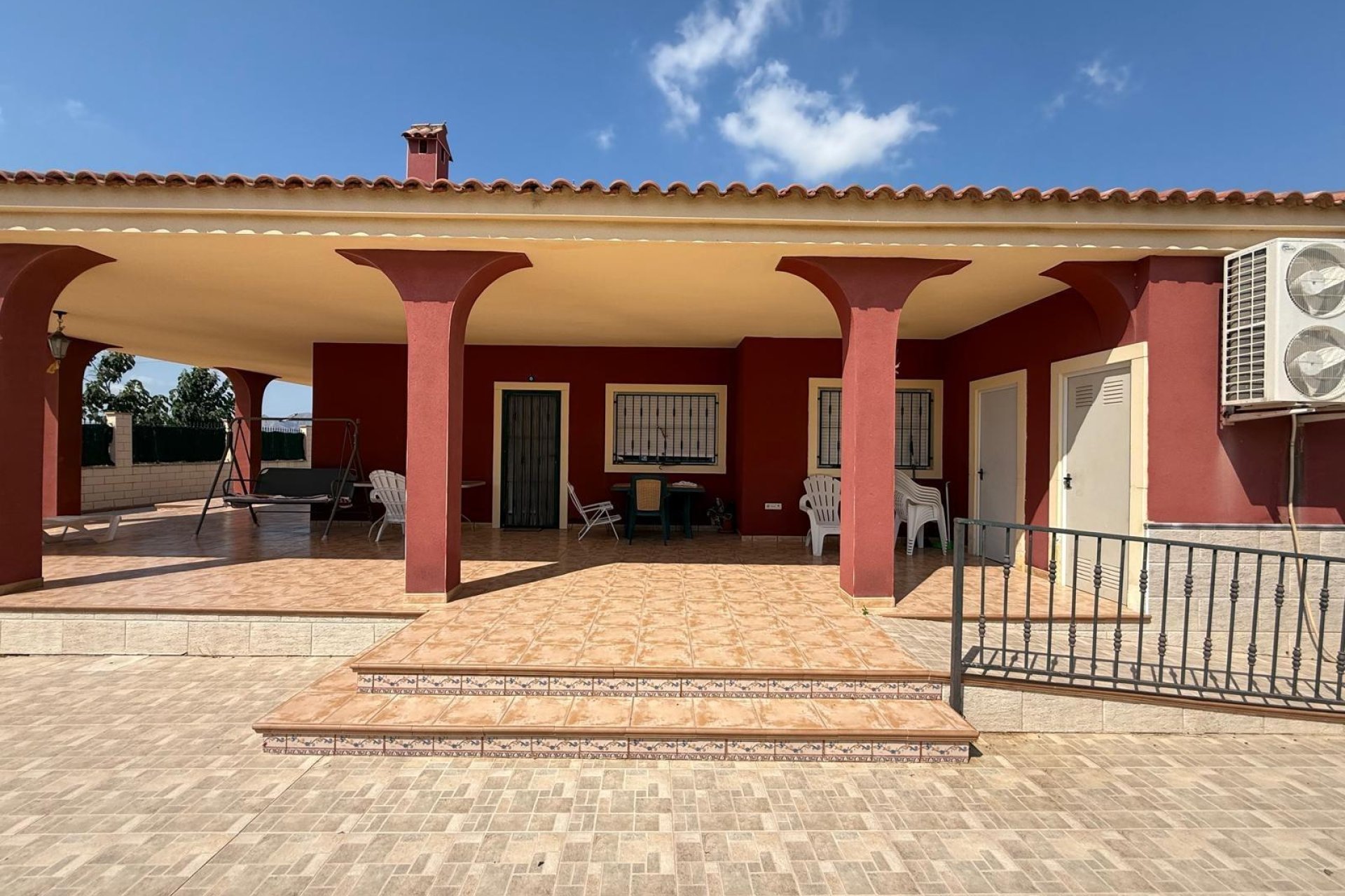 Odsprzedaż - Szalet - Albatera