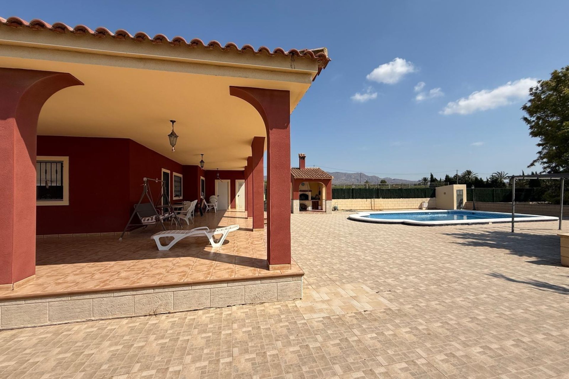 Odsprzedaż - Szalet - Albatera