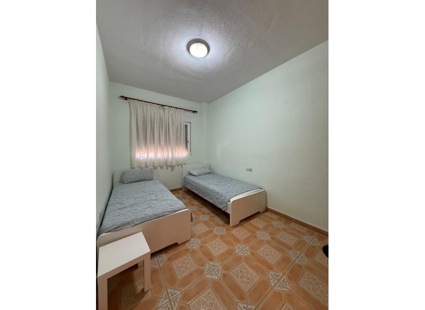 Odsprzedaż - Szalet - Albatera