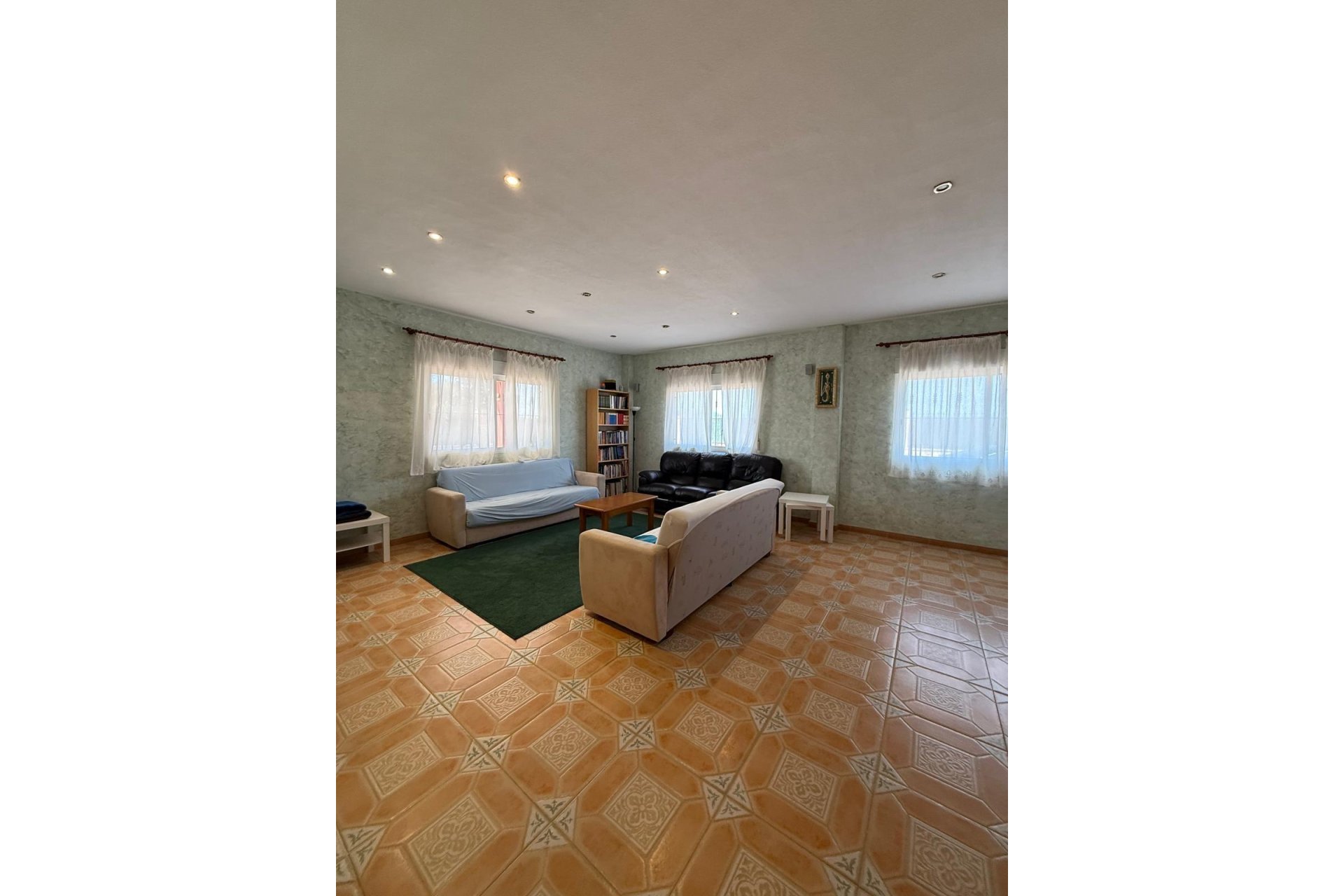 Odsprzedaż - Szalet - Albatera