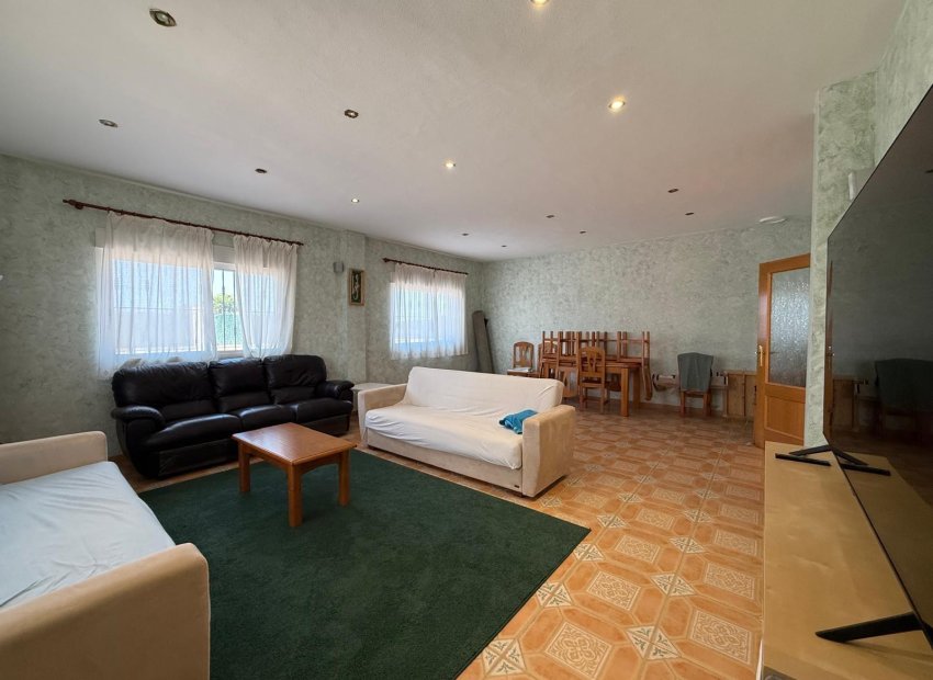 Odsprzedaż - Szalet - Albatera