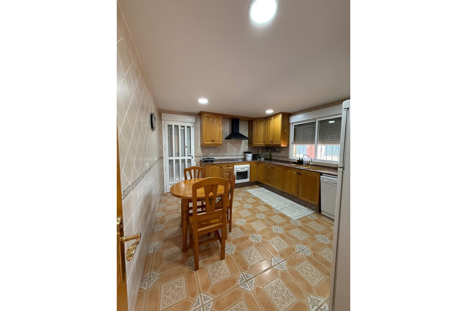 Odsprzedaż - Szalet - Albatera